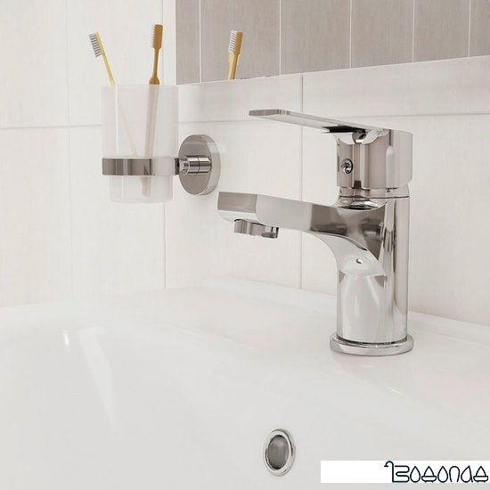 Смеситель Milardo Helic HELSB00M01