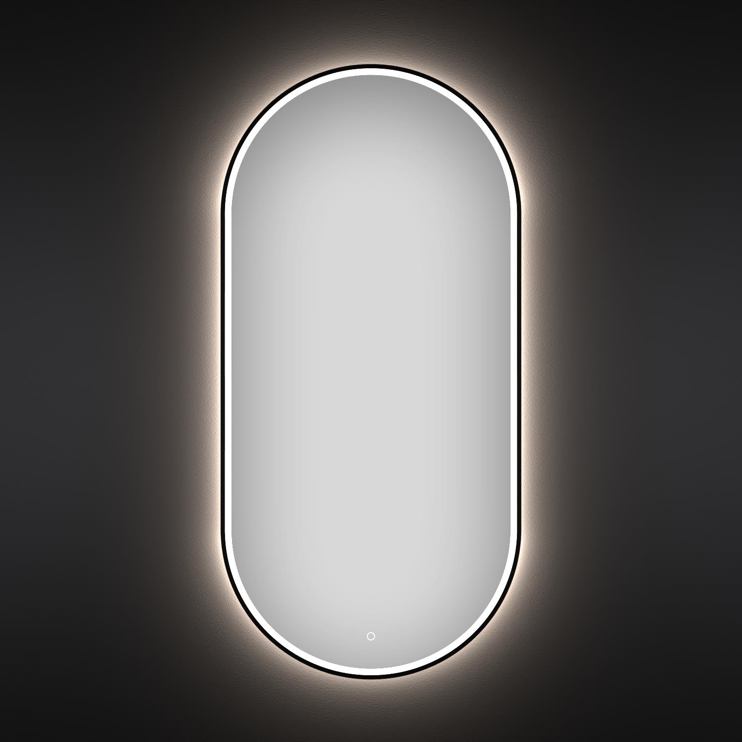 Овальная форма и черный контур зеркала
