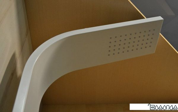 Душевая панель Leroy White Line spout